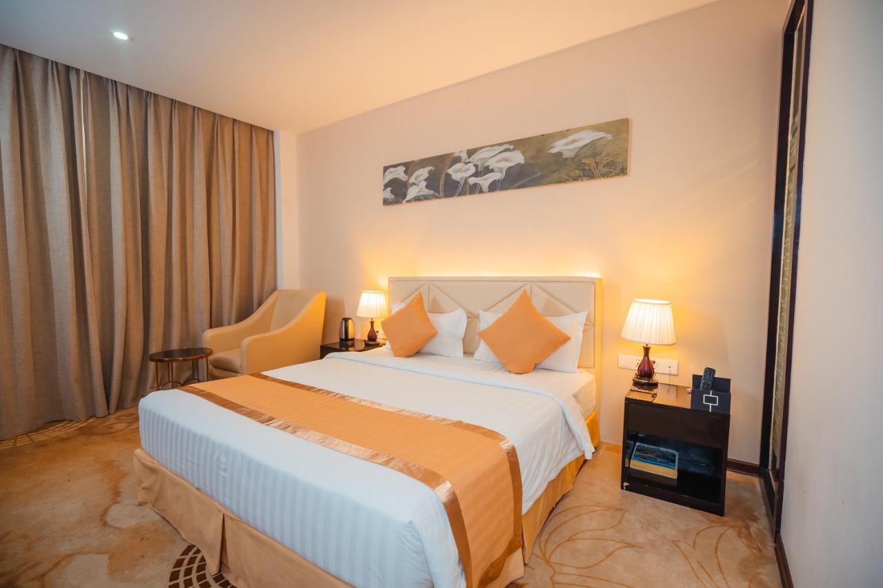 Sanchaung Hotel 3*